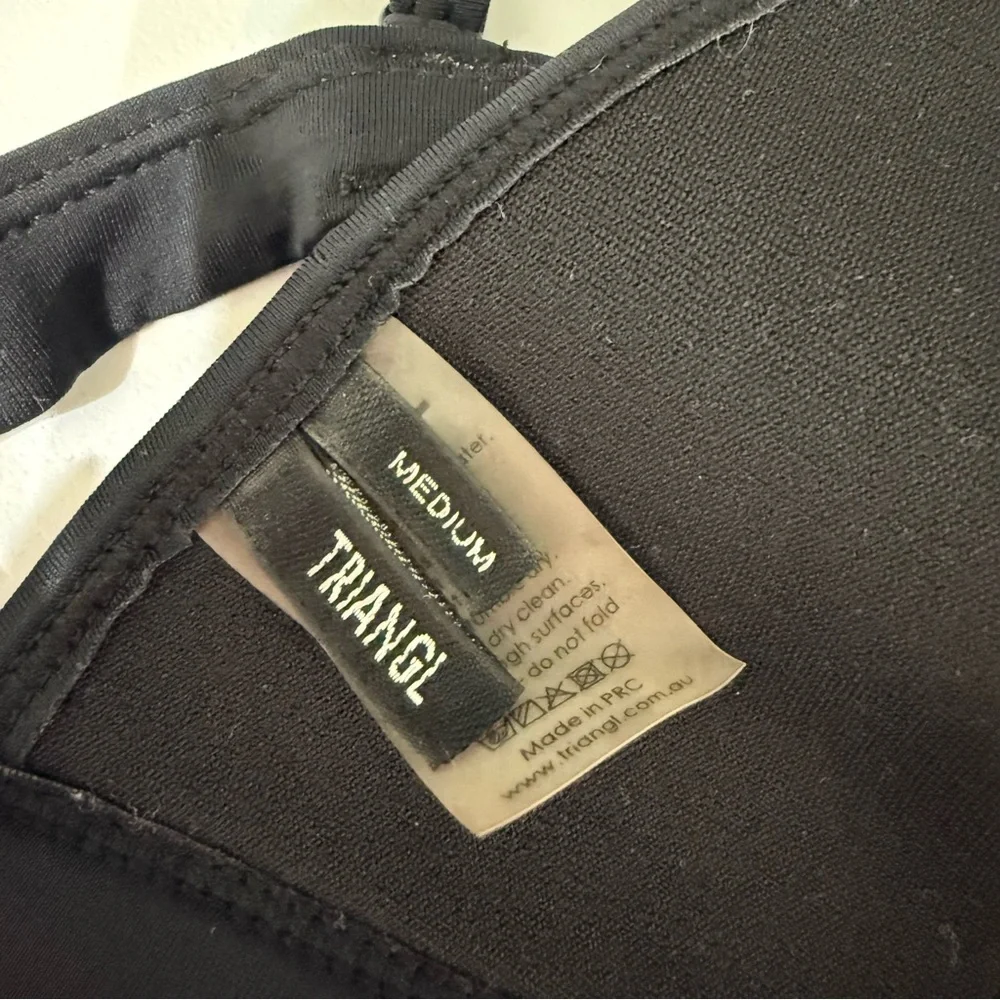 Triangl Bikini Top‎ size M
